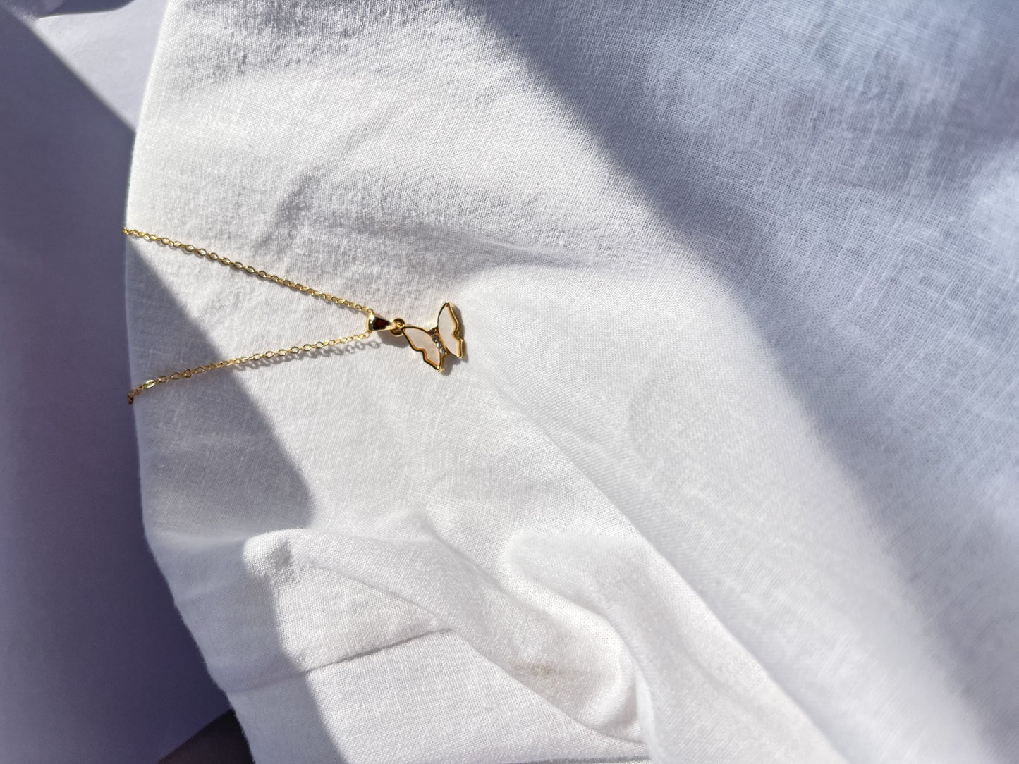 Set Elegancia Mariposa Dorada🦋 - Reloj, Collar y Aretes
