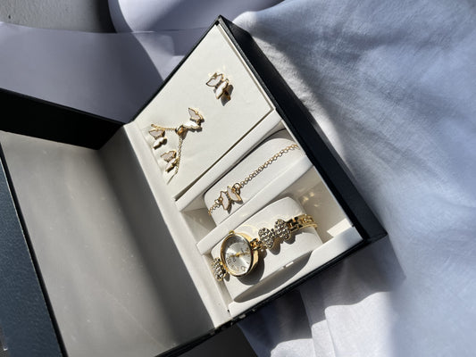 Set Elegancia Mariposa Dorada🦋 - Reloj, Collar y Aretes